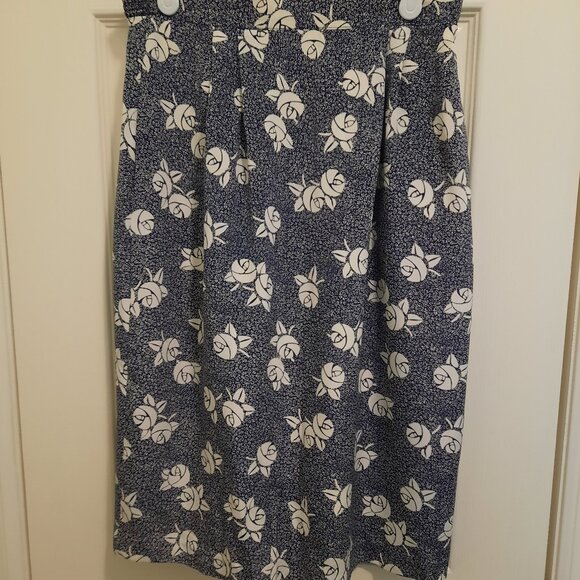 100% Polyester With Side Pockets And Fully Lined Skirt - Picture 1 of 4